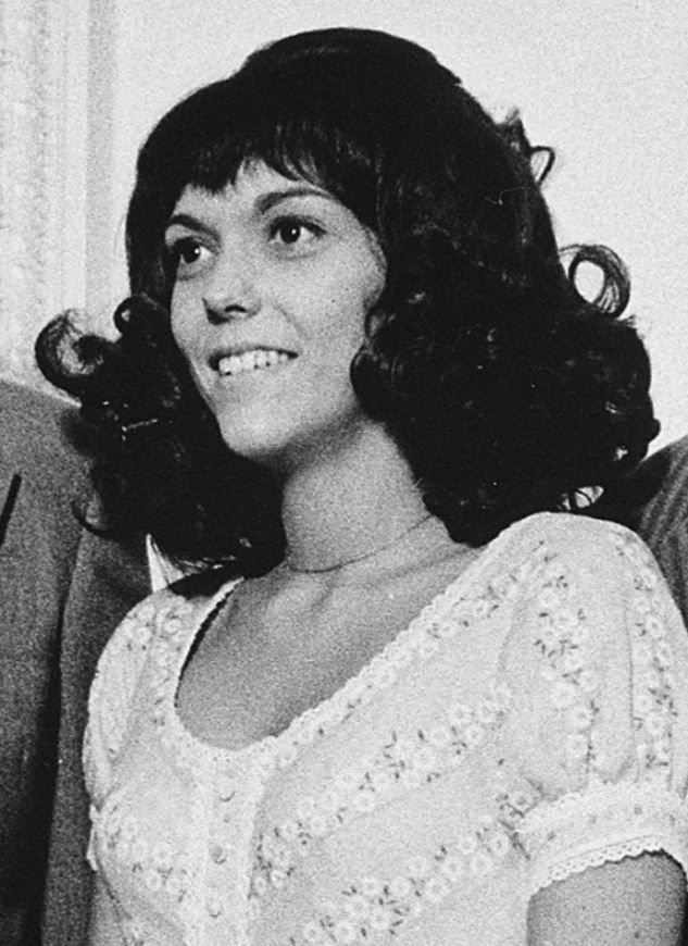 10. Karen Carpenter
