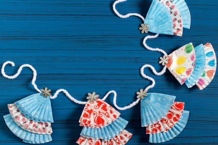 Cupcake liners can make a beautiful garland