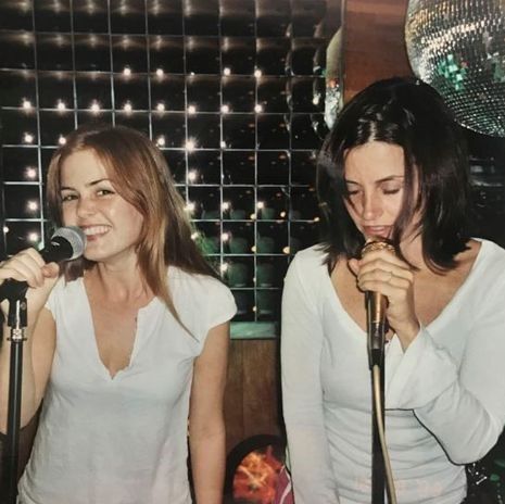 Isla Fisher and Courtney Cox