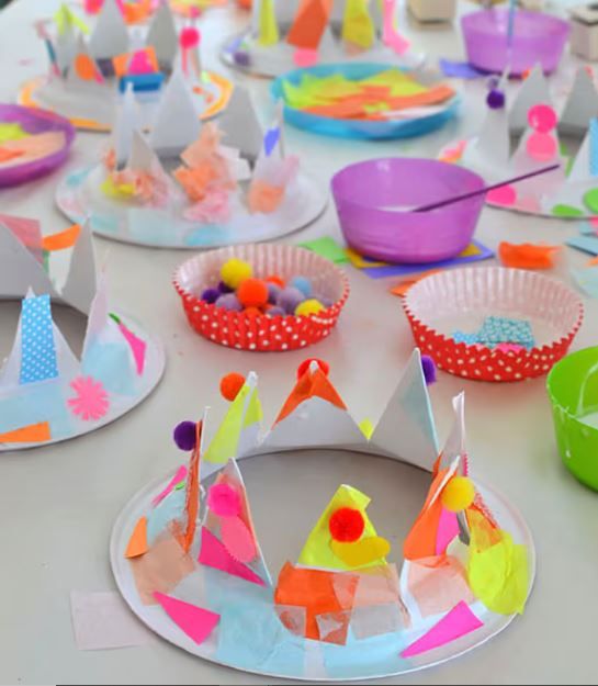 These adorable hats are made from paper plates