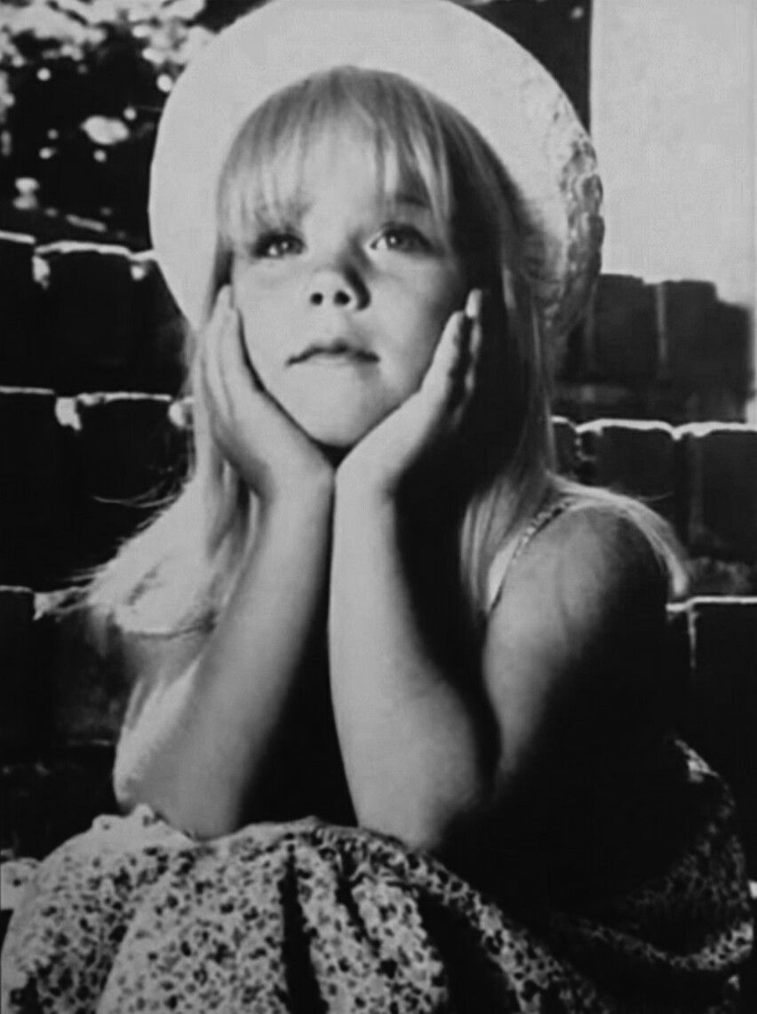 Hollywood Roots and Early TV Debut