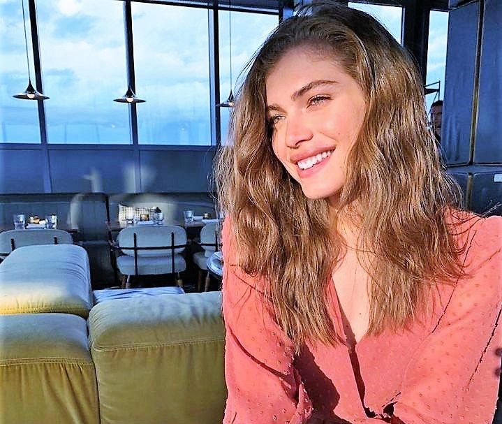 Valentina Sampaio 