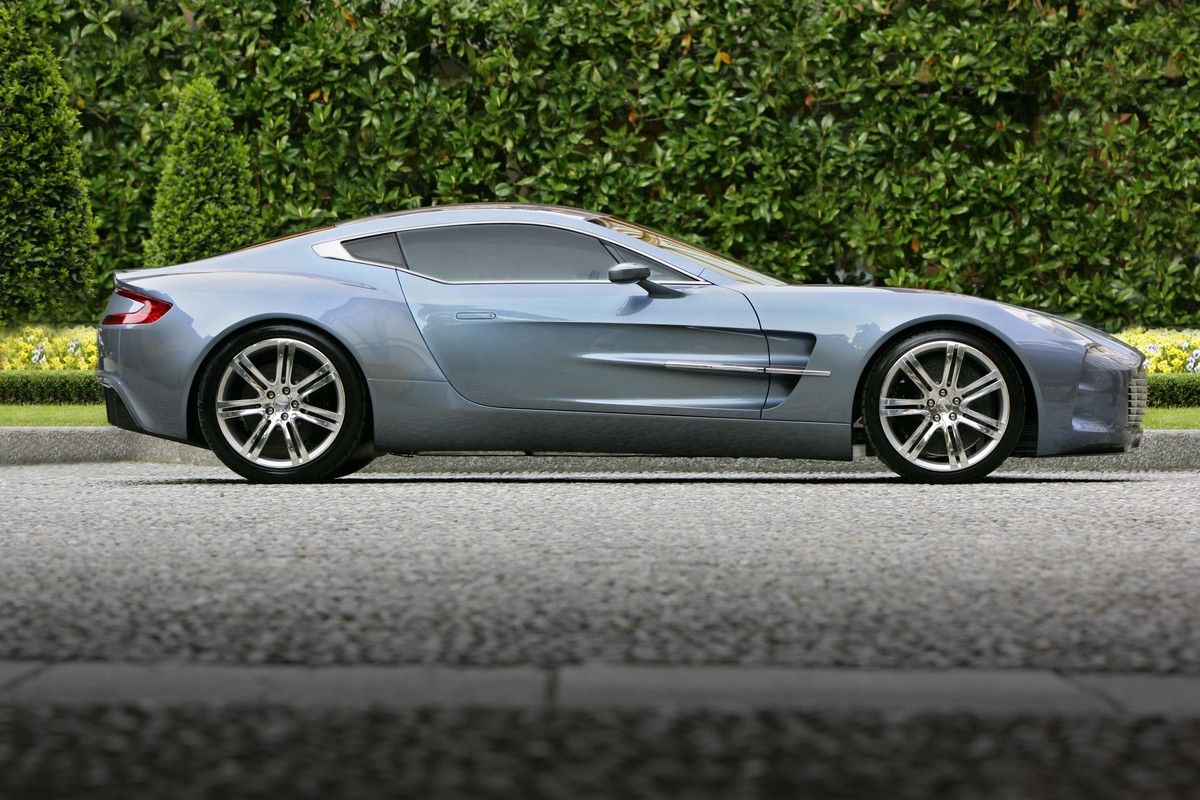Aston Martin One-77: Beauty With Bite
