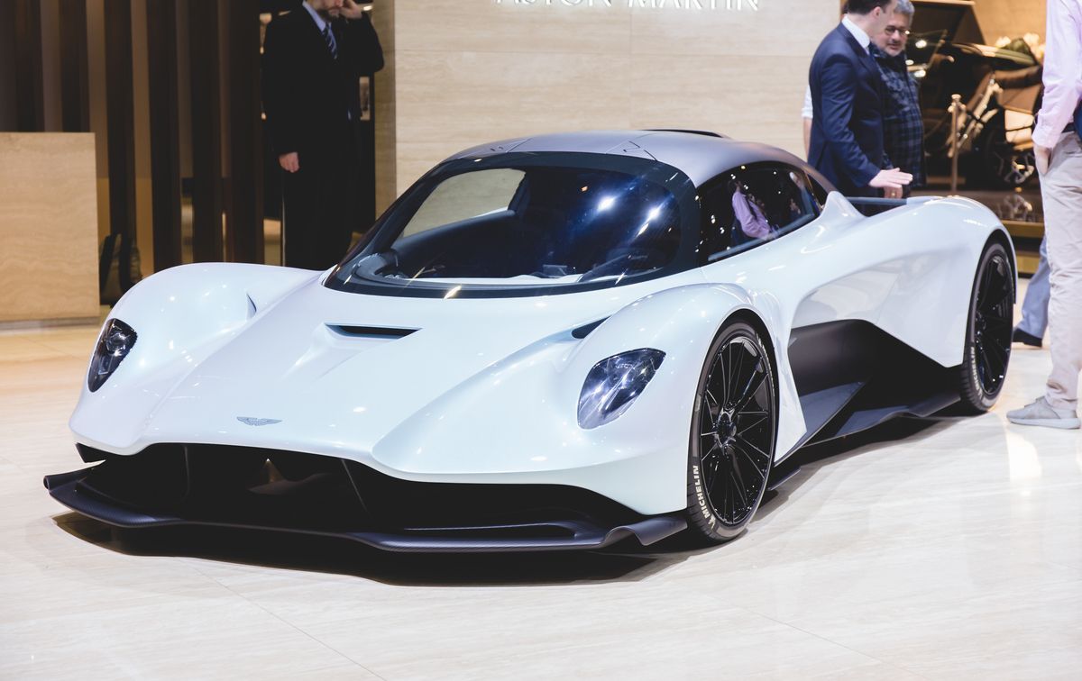 Aston Martin Valkyrie - 250 MPH