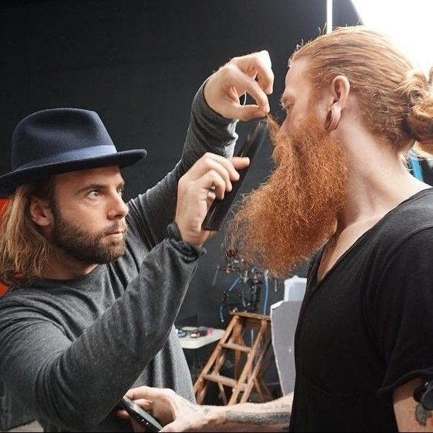 Beard King Bib Catches Shaving Mess Easily