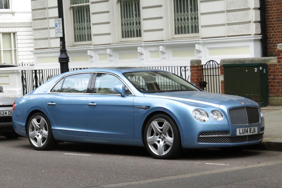 Bentley Continental Flying Spur W12 S - 202 MPH