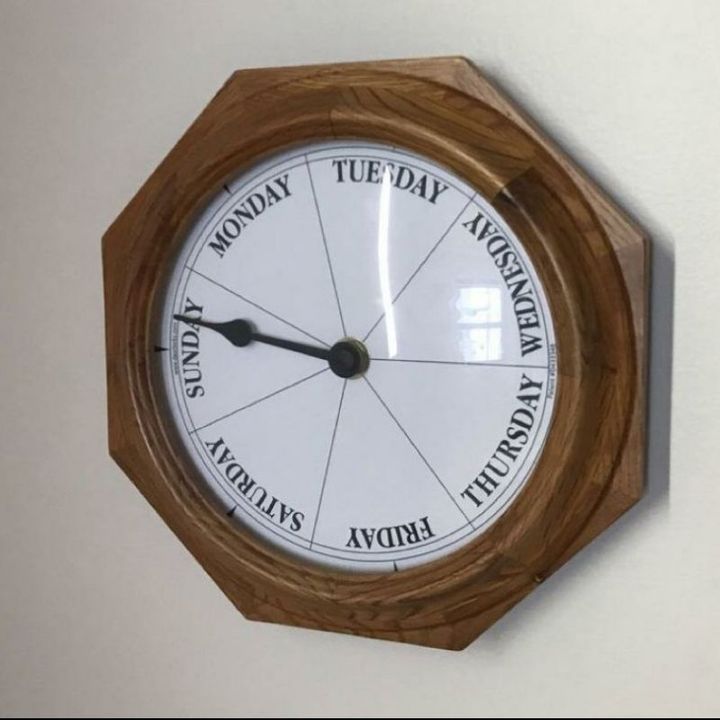 Clock for the week