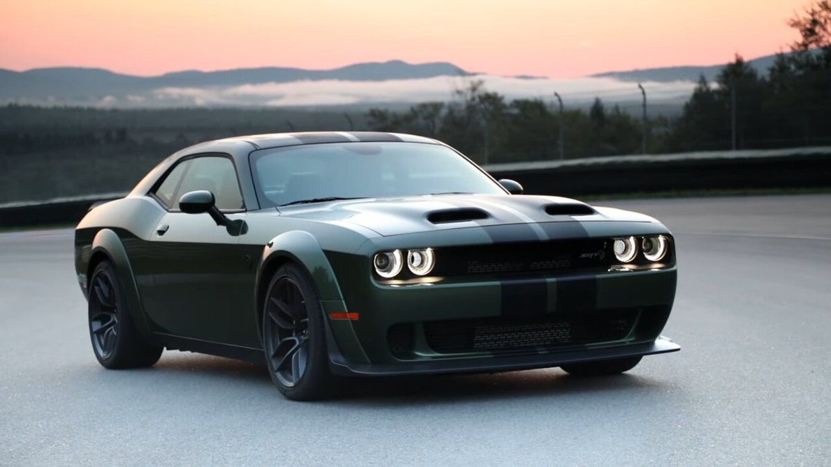 Dodge Challenger SRT Hellcat Redeye - 203 MPH