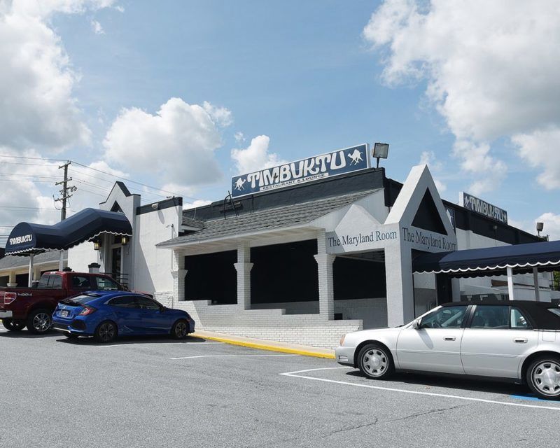 Timbuktu Restaurant offers crab cakes for all appetites.