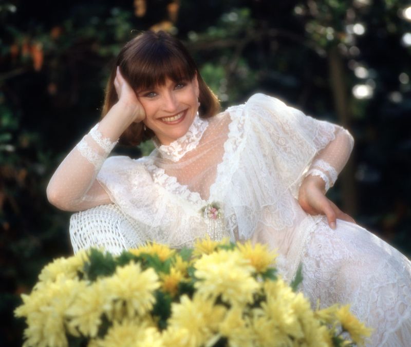 Jan Hooks is Carlene.