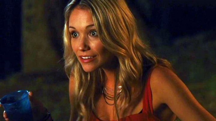 Katrina Bowden as Mia