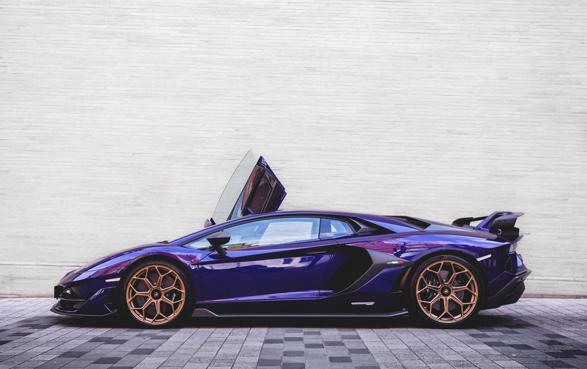 Lamborghini Aventador SV - 220 MPH