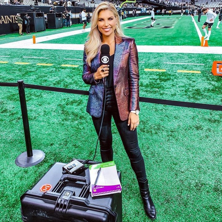 Melanie Collins: Golf Face and Multitasker