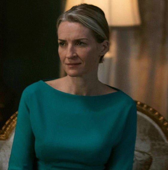 Ever Carradine as Naomi Putnam
