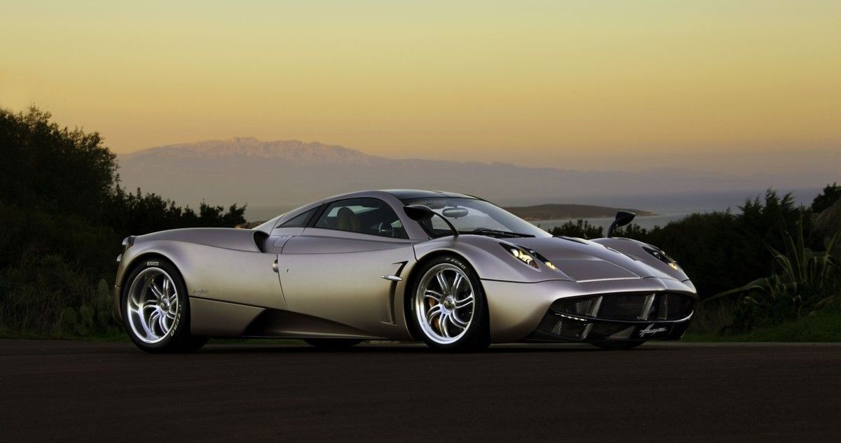 Pagani Huayra - 230 MPH