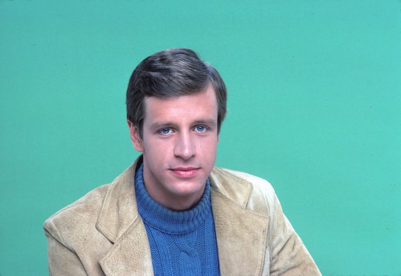 Richard Gilliland plays J.D. Shackleford.