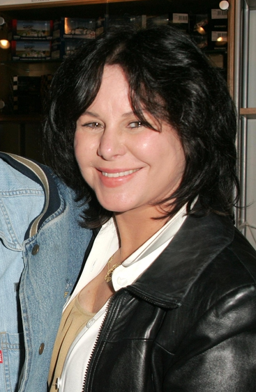 Mavis Leno	