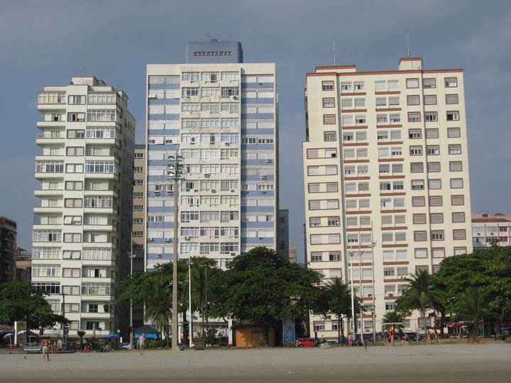 The Slanted Skylines of Santos