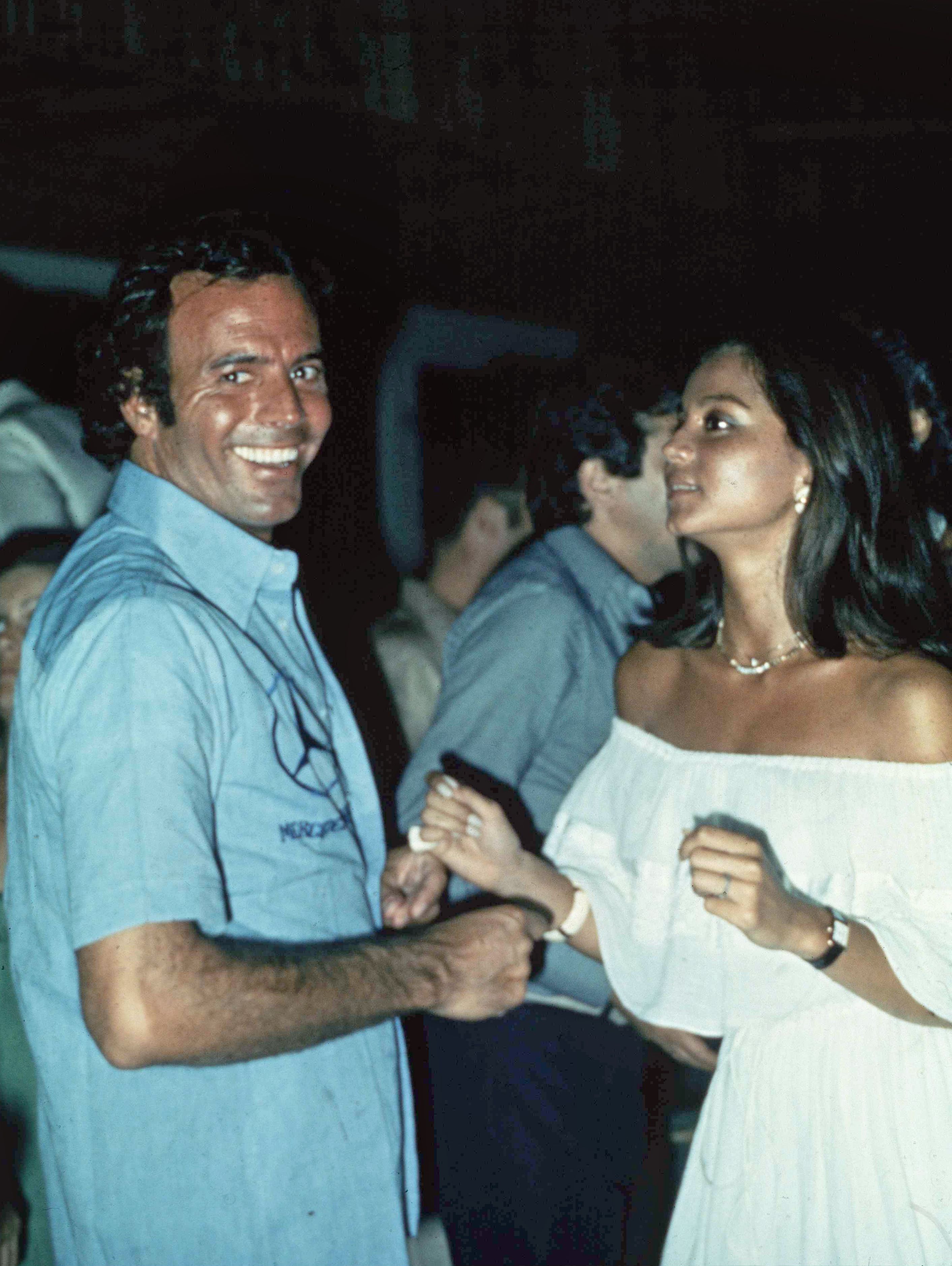 Julio Iglesias and Isabel Preysler (1971)